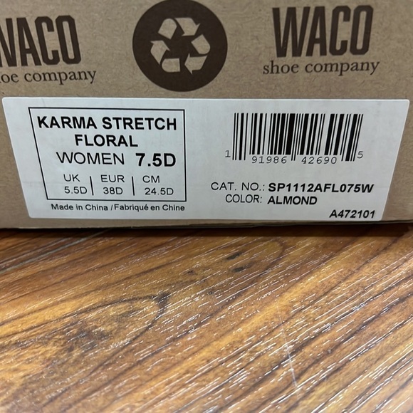 Waco Shoe Co. Yellow & Beige Floral Karma Stretch Pull On Sneaker NWT Sz 7.5 D - Picture 11 of 11